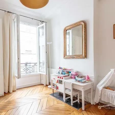 Glorious Family - 100 Sqm- Central Apartment *