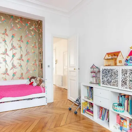 Glorious Family - 100 Sqm- Central